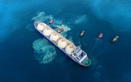 Battery or LNG