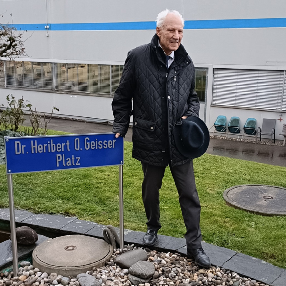 Heribert Geisser Platz im Zentrum unserer Firma